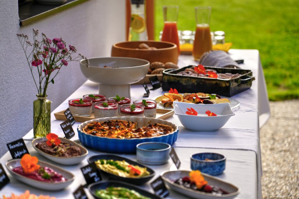 Aparthotel-Iris-Yoga-Brunch-Buffet-5